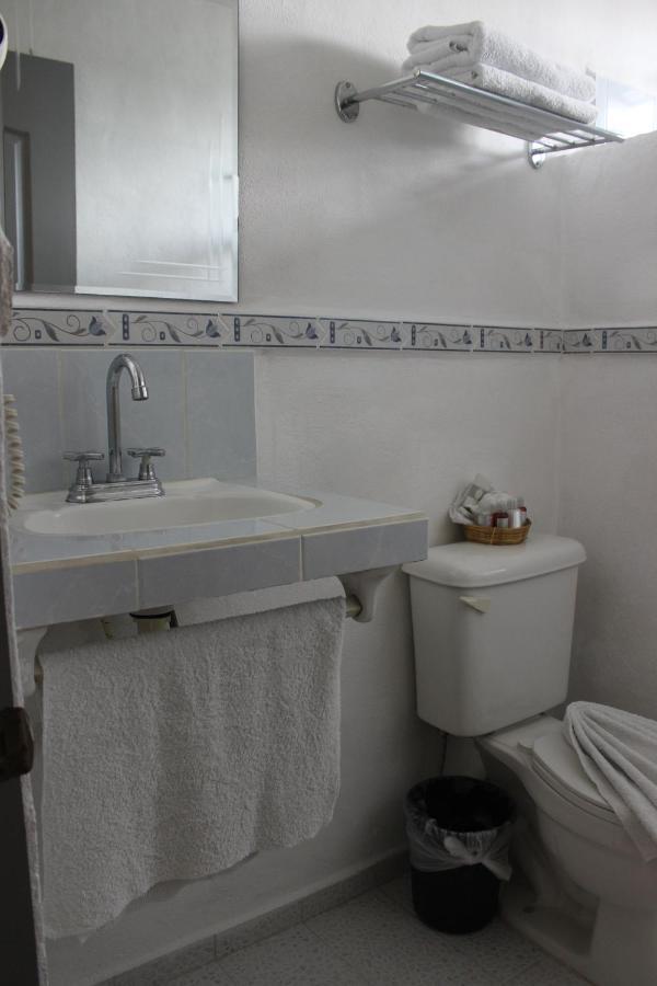 Casa Akbal B&B (Adults Only) Merida Bagian luar foto